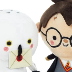 Hallmark Better Together Harry Potter™ And Hedwig™ Magnetic Plush Pair, 5.5" -Hallmark Store Harry Potter Harry and Hedwig Magnetic Plush 1BTG1009 06