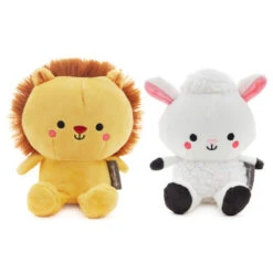Hallmark Better Together Lion And Lamb Magnetic Plush Pair, 5.25" -Hallmark Store Lion and Lamb Magnetic Stuffed Animal Set 1KID3015 03