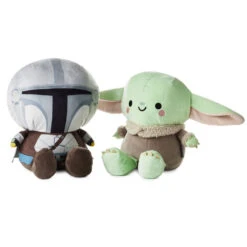 Hallmark Large Better Together Star Wars: The Mandalorian™ And Grogu™ Magnetic Plush Pair, 10.5" -Hallmark Store Star Wars Mandalorian and Grogu Magnetic Plush 1BTG1013 03